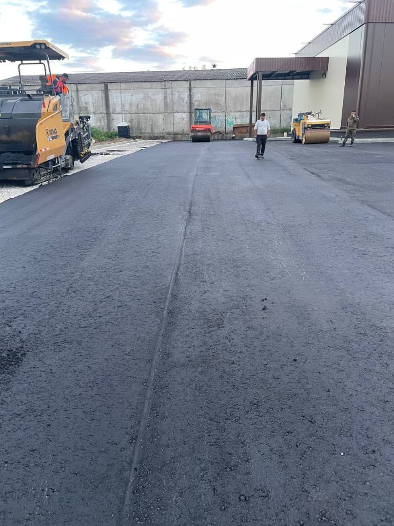 Наши работы по асфальтированию и дорожным работам — фото 15