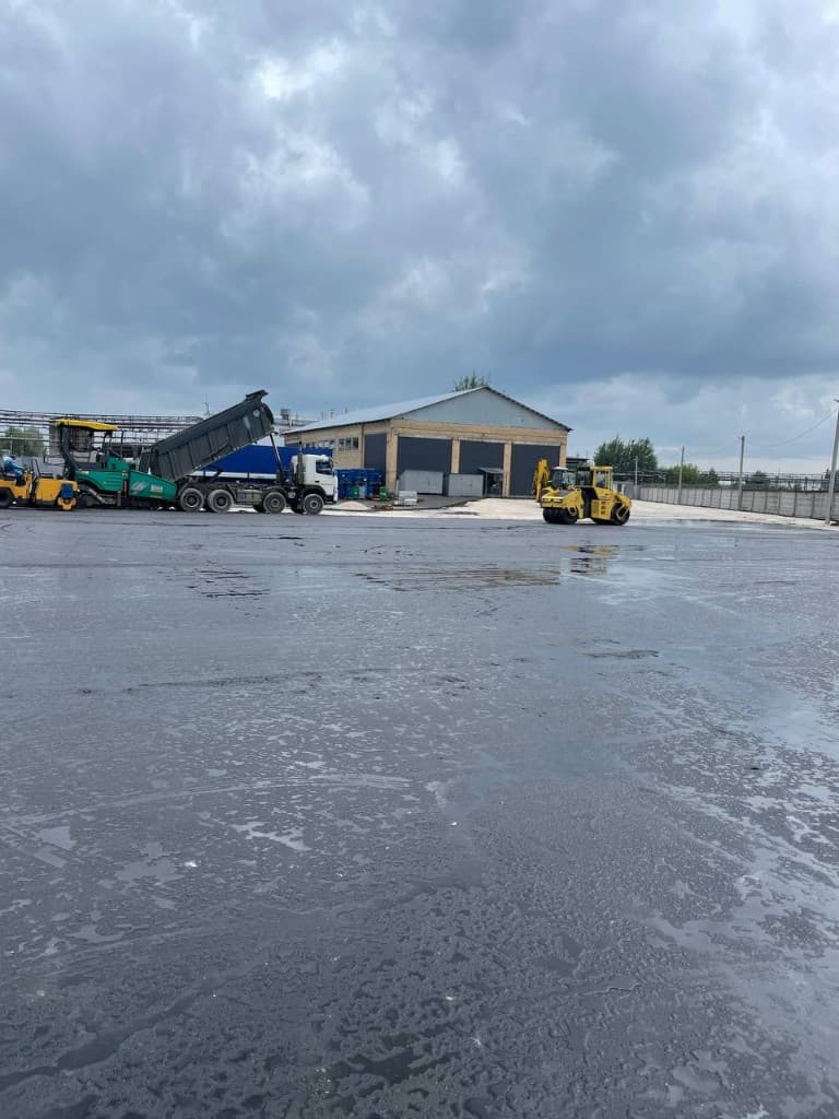 Наши работы по асфальтированию и дорожным работам — фото 30